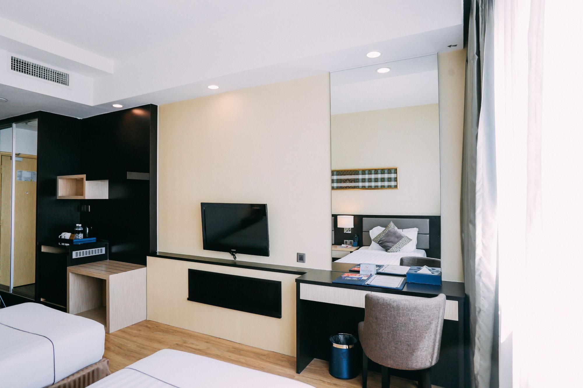 Hotel Granada Johor Bahru Buitenkant foto