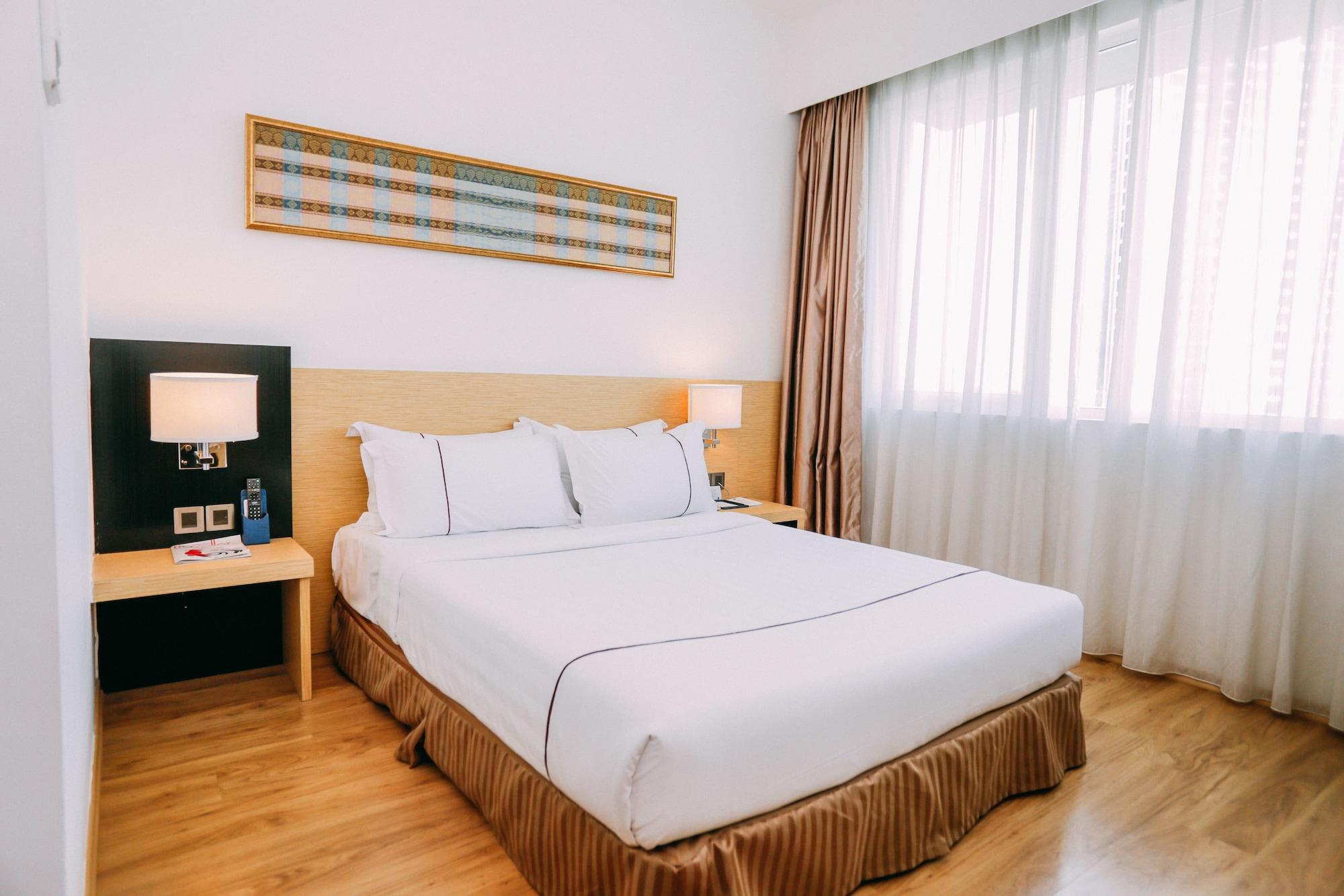 Hotel Granada Johor Bahru Buitenkant foto