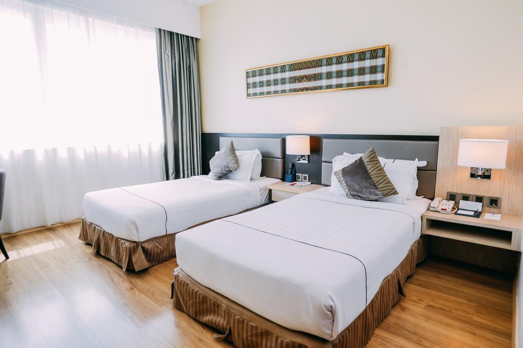 Hotel Granada Johor Bahru Buitenkant foto
