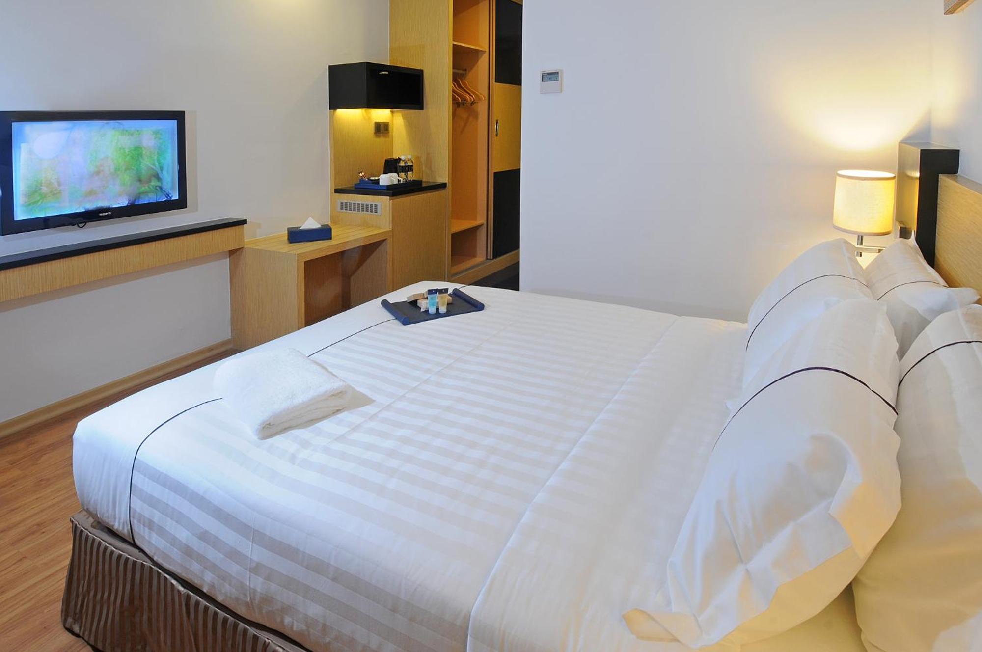 Hotel Granada Johor Bahru Buitenkant foto