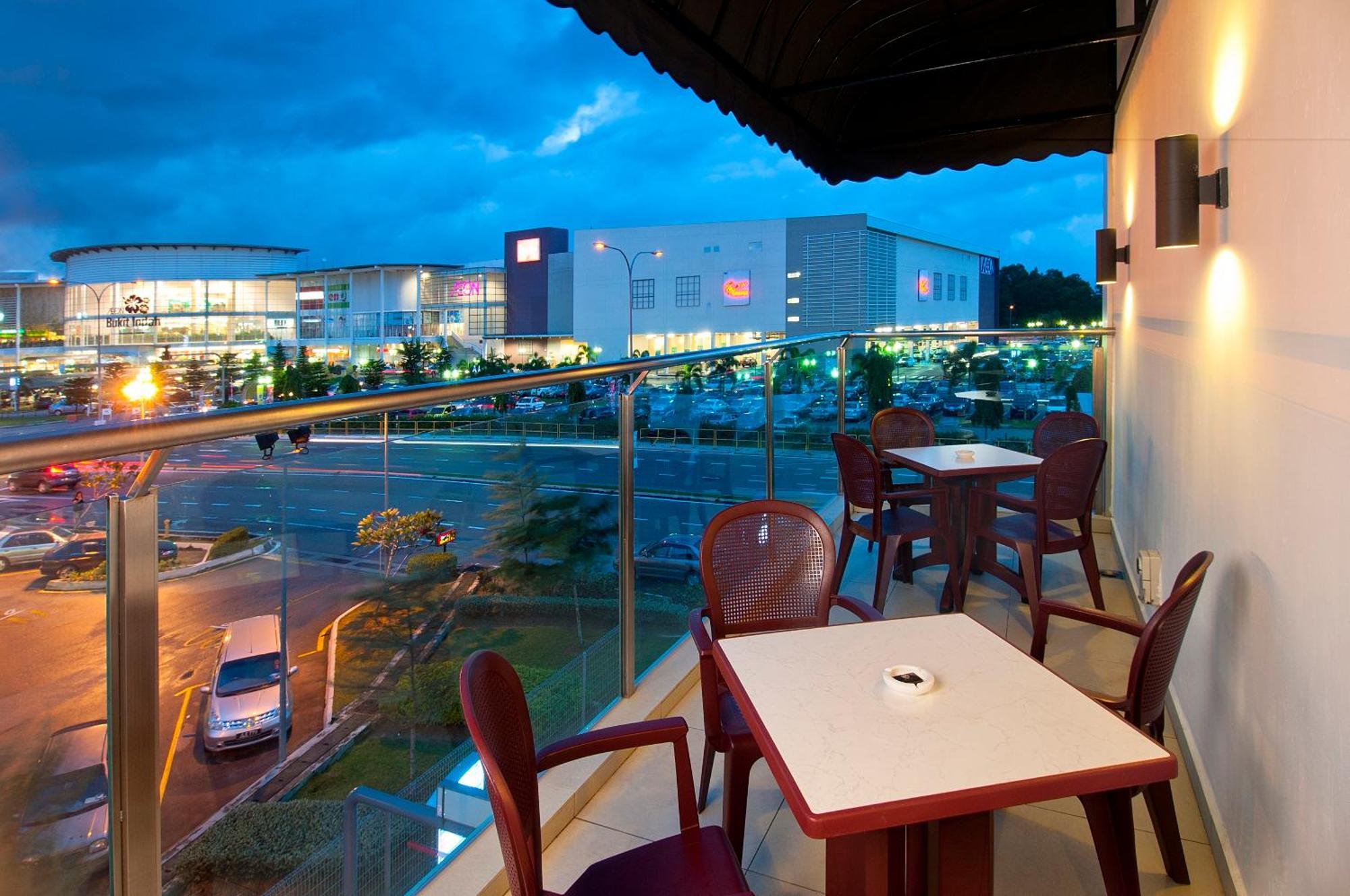 Hotel Granada Johor Bahru Buitenkant foto