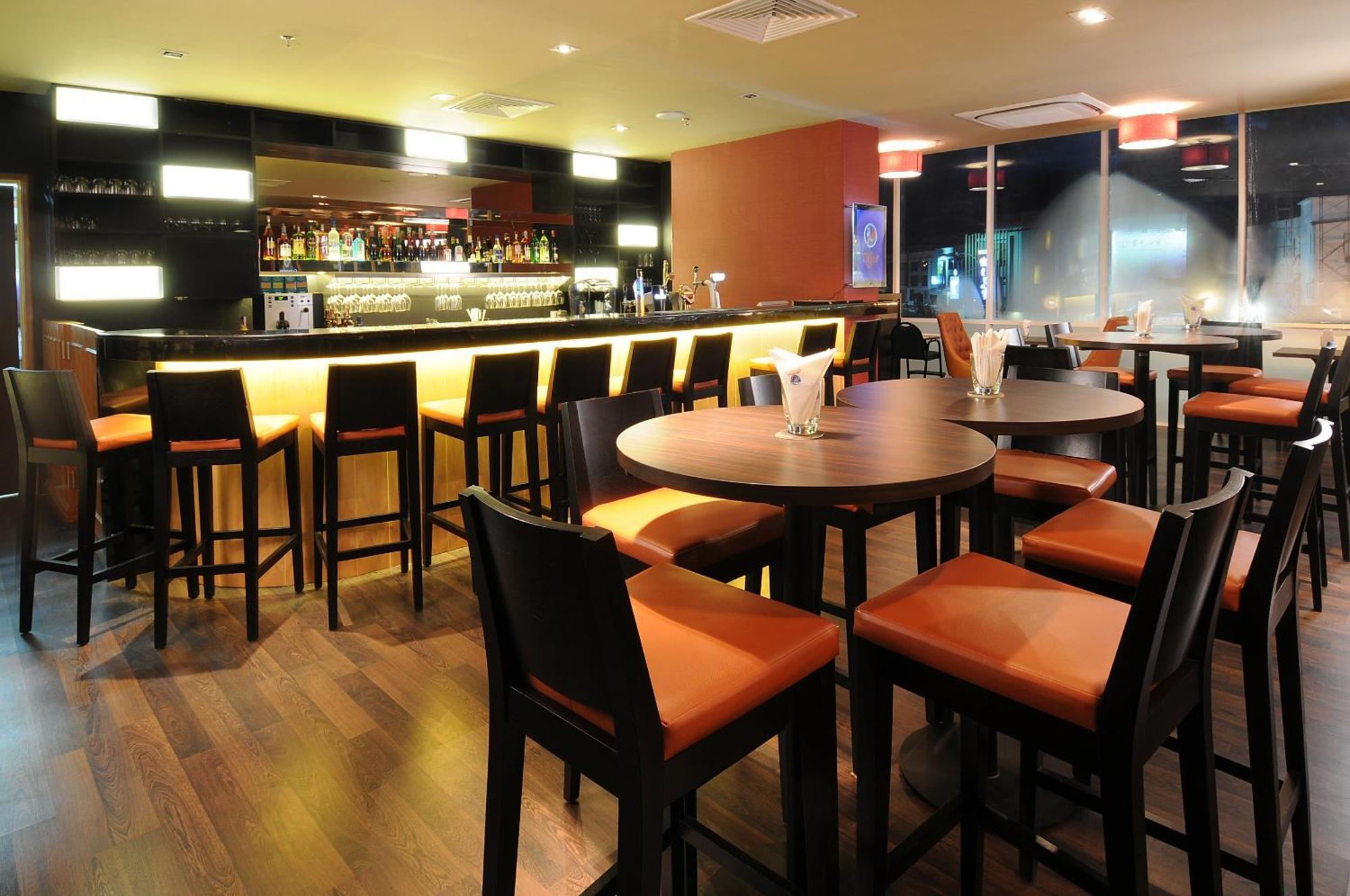 Hotel Granada Johor Bahru Buitenkant foto