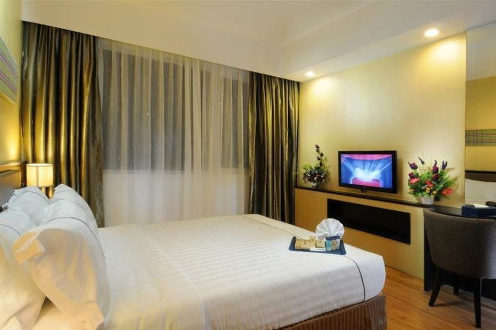 Hotel Granada Johor Bahru Buitenkant foto