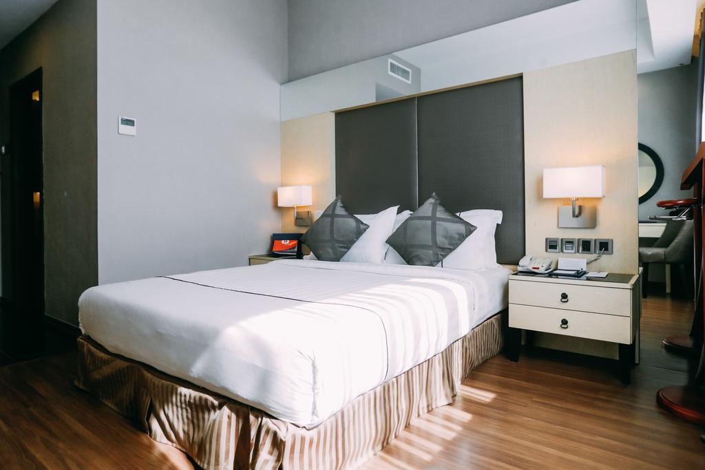 Hotel Granada Johor Bahru Buitenkant foto