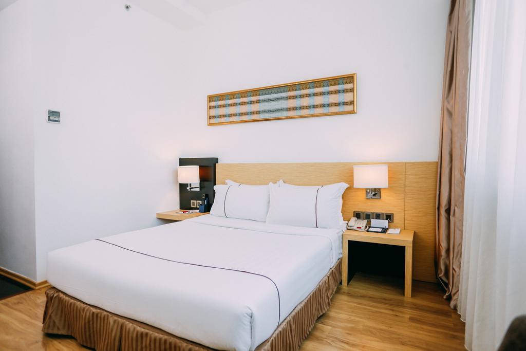 Hotel Granada Johor Bahru Buitenkant foto